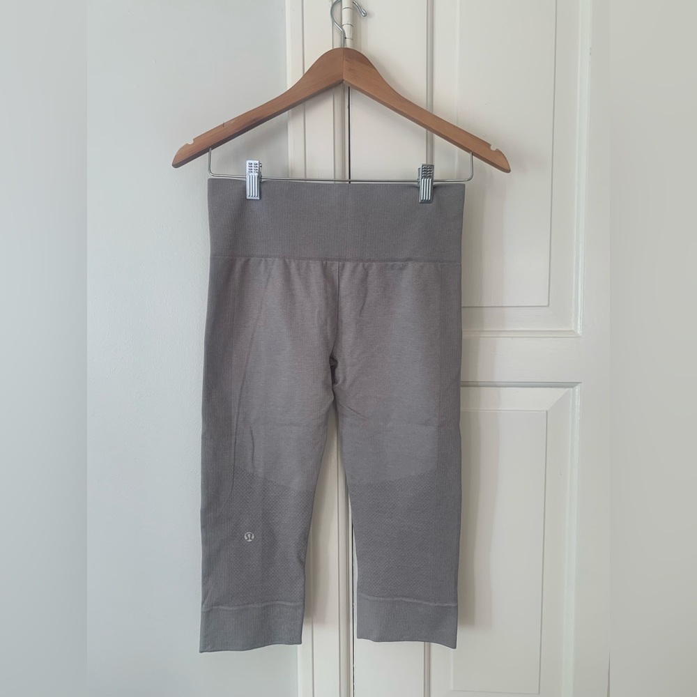 Lululemon Seamlessly Street Crop Heathered Medium Gray (Size 6)